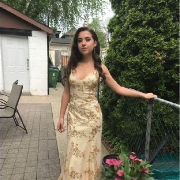 Dresses & Skirts - Womens prom dress